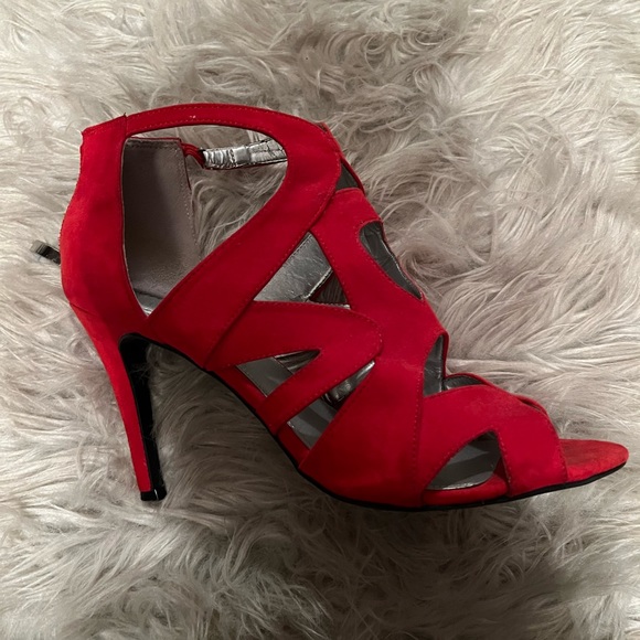 Sz 11 red heels - Picture 3 of 4
